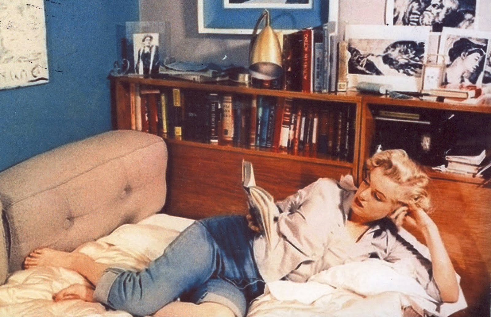 Eve Arnold 'Marilyn Monroe reading Leaves of Grasse'